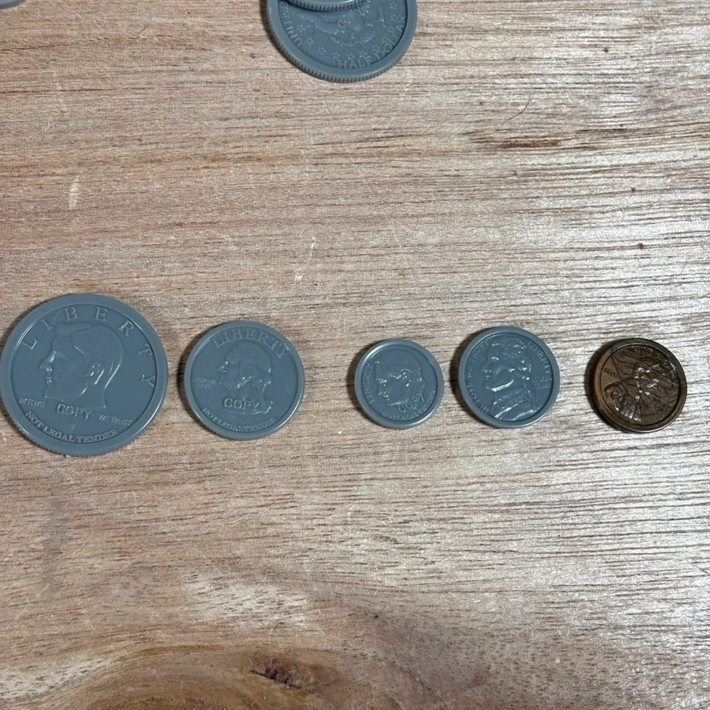 Melissa & Doug Play Money Set Educational Bills and Coins Assortment